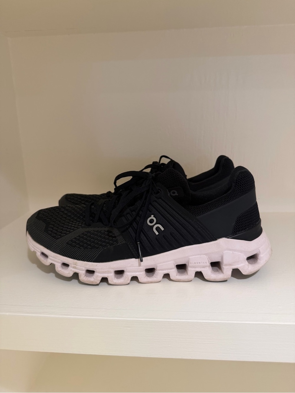 On Women's Sneakers (Size 10)